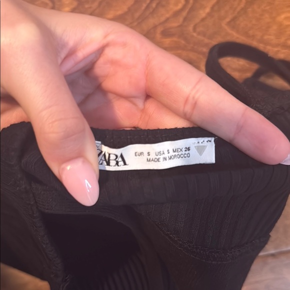 Black Ribbed Crop Top - Picture 3 of 3